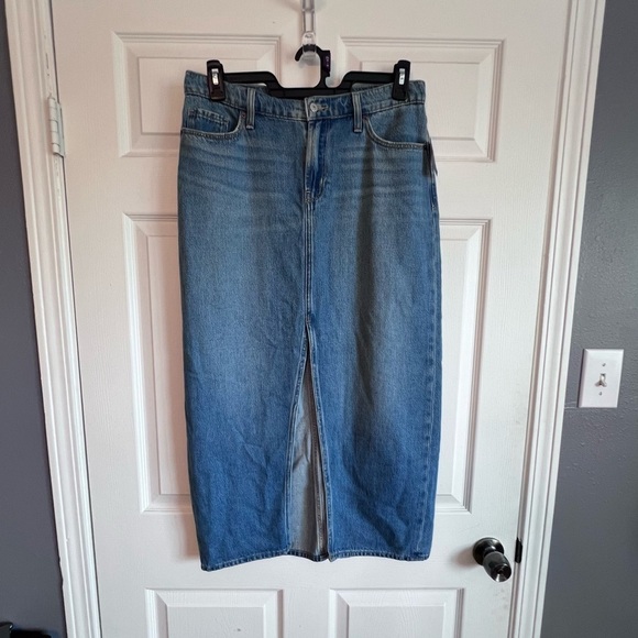Old Navy NWT Mid-Rise Denim Jean Maxi Skirt Split Front Med Wash Blue Women’s 8 - Picture 3 of 10